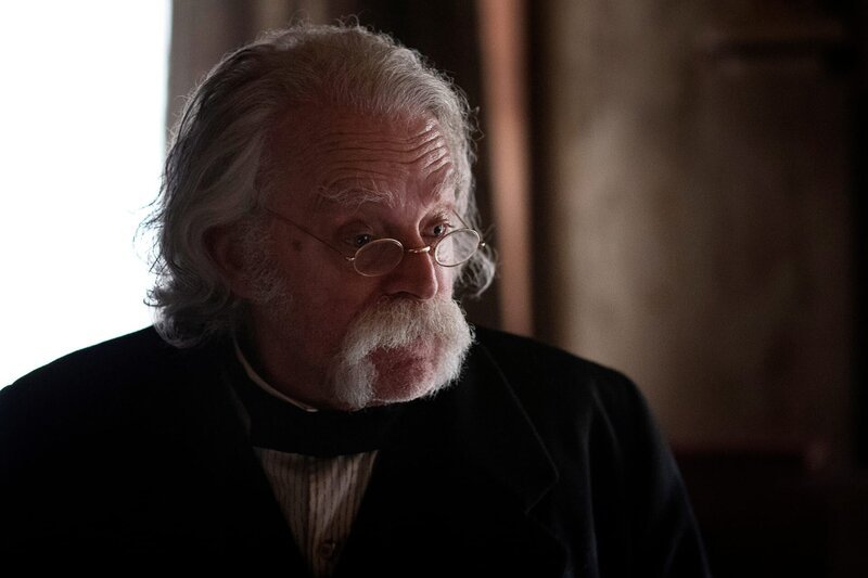 Doc Cochran (Brad Dourif) – Bild: Warrick Page /​ Die Verwendung ist nur bei redak /​ HBO /​ © Warrick Page/​HBO