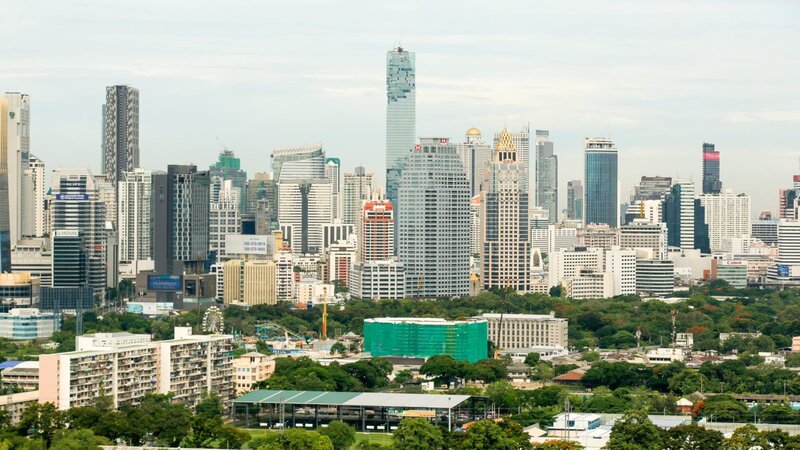 Bangkok, die Hauptstadt Thailands, ist eine riesige, geschäftige Stadt und Heimat von mehr als 8 Millionen Menschen. – Bild: ORF/​Warner/​The Travel Channel