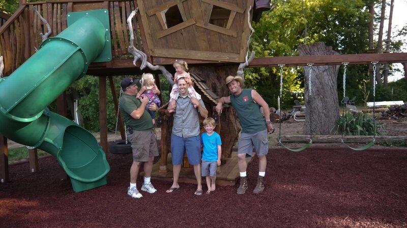 das Baumhaus mit dem Spielplatz – Bild: DMAX