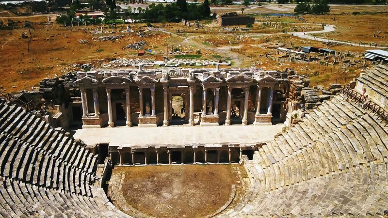 Hierapolis war eine antike griechische Stadt an heißen Quellen im klassischen Phrygien im Südwesten Anatoliens. – Bild: Discovery Windfall Films Ltd. /​ Focus. /​ Windfall Films Ltd