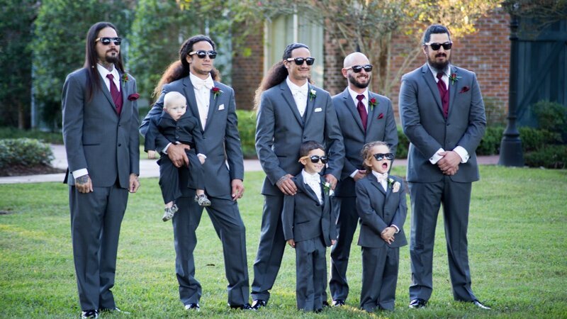 Kanani and M2’s wedding: Groomsmen photo. – Bild: Animal Planet /​ Discovery Communications, LLC