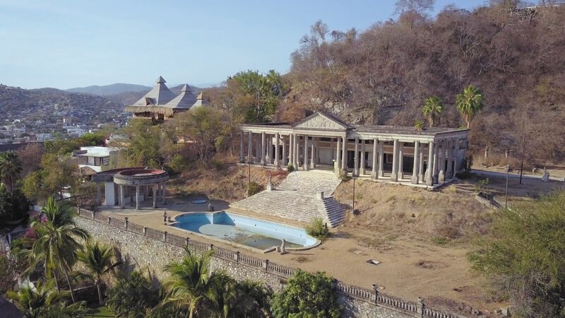 Großmannssucht auf griechisch-mexikanisch: Der „Parthenon“-Tempel von Polizeichef und Mafiaboss Arturo Durazo Moreno, genannt „El Negro“. – Bild: N24 Doku