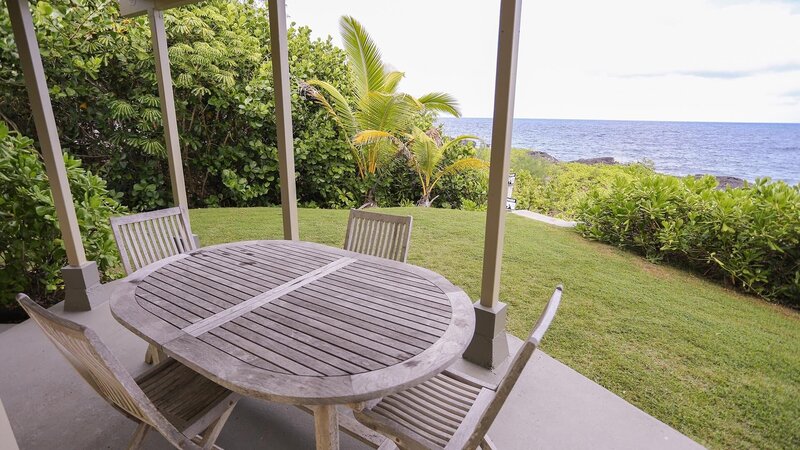 The Kaloli Point House sits on nearly half an acre of land and comes with direct ocean access, as seen on HGTV’s Beach Hunters. – Bild: WSP 6D DS1 /​ © 2018, Scripps Networks, LLC. All Rights Reserved.