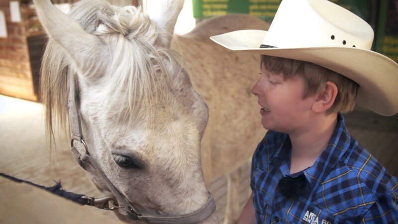 Jonas und sein Westernpferd Wantani. – Bild: MDR/​Cine Impuls