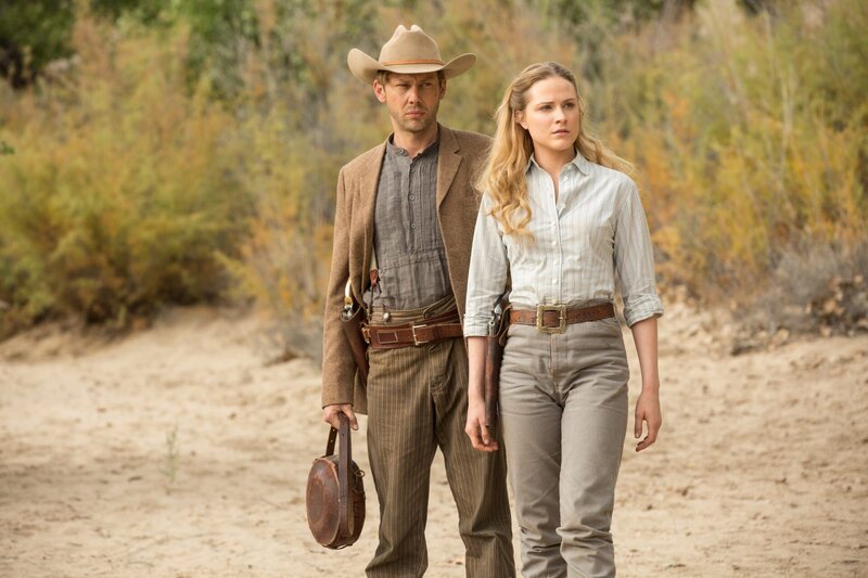 L-R: William (Jimmi Simpson) und Dolores Abernathy (Evan Rachel Wood). – Bild: Home Box Office, Inc.HBO® and all related programs are the property of Home Box Office, Inc.
