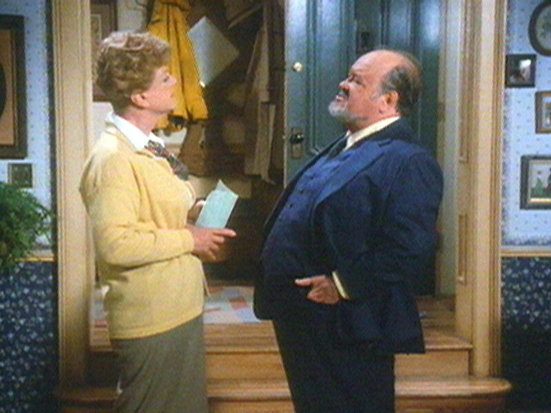 Mord ist ihr Hobby 00000 Major Karzoff (William Conrad) bittet Jessica (Angela Lansbury), ihn bei der Aufklärung eines Falles zu unterstützen. – Bild: Warner TV Serie