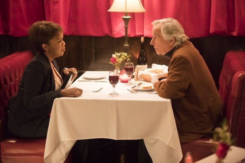 L-R: Detective Janice Moss (Paula Newsome) and Gene Cousineau (Henry Winkler) – Bild: port.hu