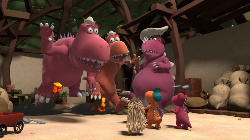 Als Strafe für den versuchten Feuergrasdiebstahl erwartet Chef und seine Handlanger in der Scheune der Feuerdrachen eine ganz besondere Lektion. – Bild: ZDF/​Caligari Film