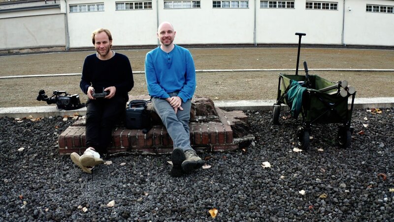 Produzent und Kameramann Mario Hengster (l.) und Regisseur Andreas Kurz bei Dreharbeiten im Frauen-KZ Ravensbrück. – Bild: ORF/Hengster Filmproduktion Produzent und Kameramann Mario Hengster (l.) und Regisseur Andreas Kurz bei Dreharbeiten im Frauen-KZ Ravensbrück. – Bild: ORF/Hengster Filmproduktion
