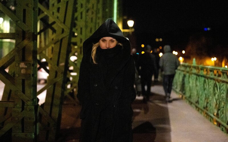 Elizabeth Mitchell als Angela Cassidy – Bild: Nelly Kiss /​ Paramount /​ CBS Broadcasting Inc.