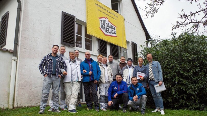 Das Zuhause im Glück-Team hat wieder einmal eine große Herausforderung zu bewältigen – Bild: RTL II