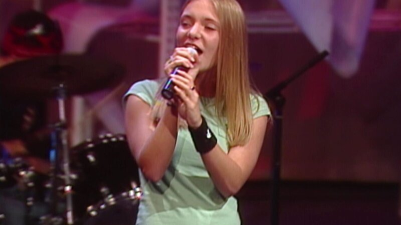 Singer-Songwriterin Emily Laudeman tritt auf. – Bild: @Bibel TV