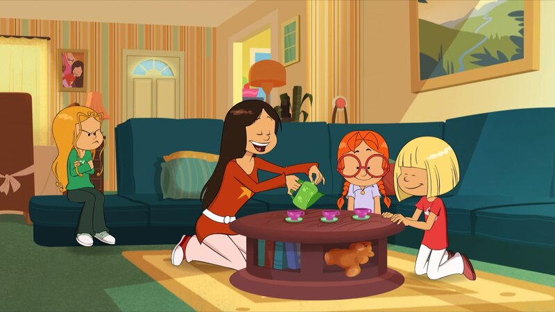 Marine sitzt mürrisch rum, während Wendy ihre Freundinnen Lulu und Nat bei einer Teestunde ausspannt. – Bild: NDR/​Bamboo Production/​Samka Productions