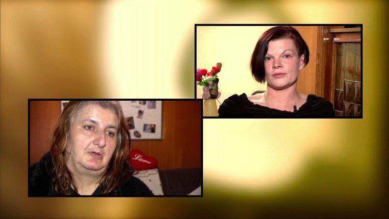 Melanie (re.) tauscht mit Manuela (li.) die Familie. – Bild: RTL II
