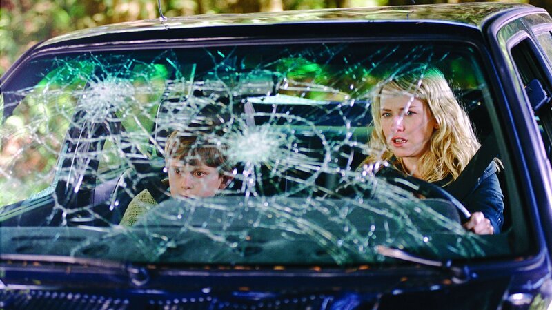 Um mit ihrem Sohn Aidan (Daid Dorfman) ein neues Leben zu beginnen, zieht Rachel Keller (Naomi Watts) in eine ruhige Kleinstadt. Doch auch hier kursiert das geheimnisvolle Videoband.. – Bild: RTLZWEI / PARAMOUNT PICTURES Um mit ihrem Sohn Aidan (Daid Dorfman) ein neues Leben zu beginnen, zieht Rachel Keller (Naomi Watts) in eine ruhige Kleinstadt. Doch auch hier kursiert das geheimnisvolle Videoband.. – Bild: RTLZWEI / PARAMOUNT PICTURES