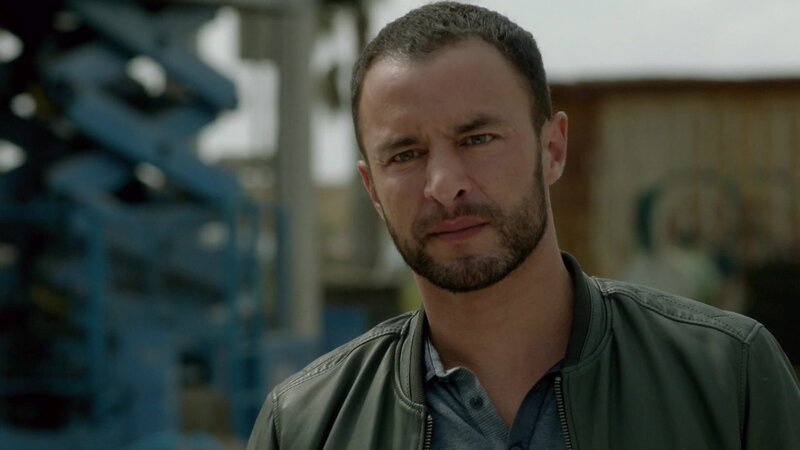 Antoine Dumas (Raphaël Lenglet) – Bild: AXN White