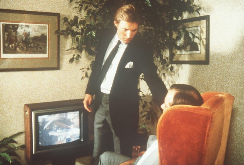 Lee (Bruce Boxleitner, l.) kommt zu spät: Der Schriftsteller Douglas Harriman (Steve Eastin, r.) ist ermordet worden. – Bild: CBS Television