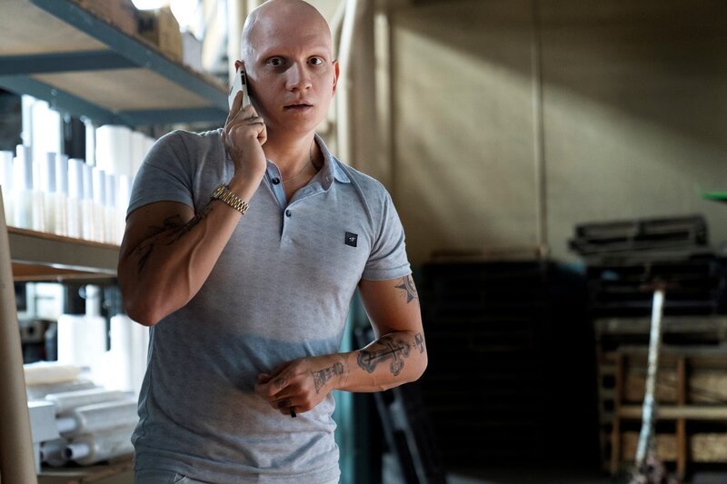 NoHo Hank (Anthony Carrigan) – Bild: ISABELLA VOSMIKOVA /​ Die Verwendung ist nur bei redak /​ homeboxoffice.de /​ © Home Box Office, Inc. All rights reserved.