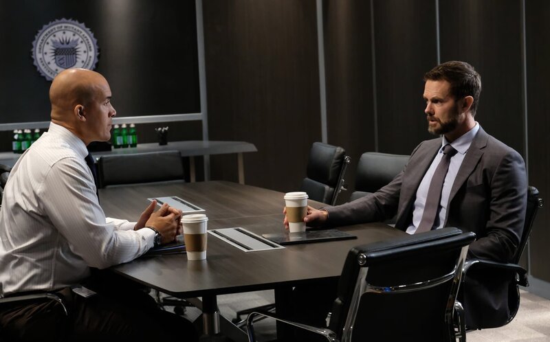 L-R: Jace Turner (Coby Bell); Dr. Roderick Campbell (Garrett Dillahunt) – Bild: 2017 Fox and its related entities. All rights reserved. MARVEL TM & © 2017 MARVEL /​ Eliza Morse Lizenzbild frei