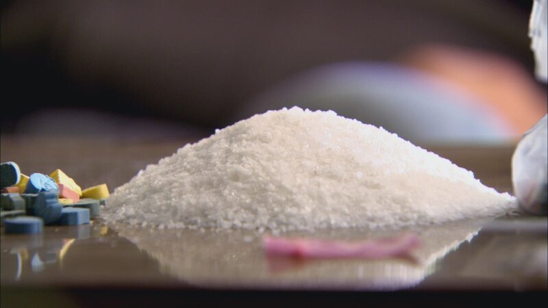 London, UK: A pile of Ketamine and pills. (Photo Credit: G Hughes) – Bild: G Hughes /​ National Geographic Channel