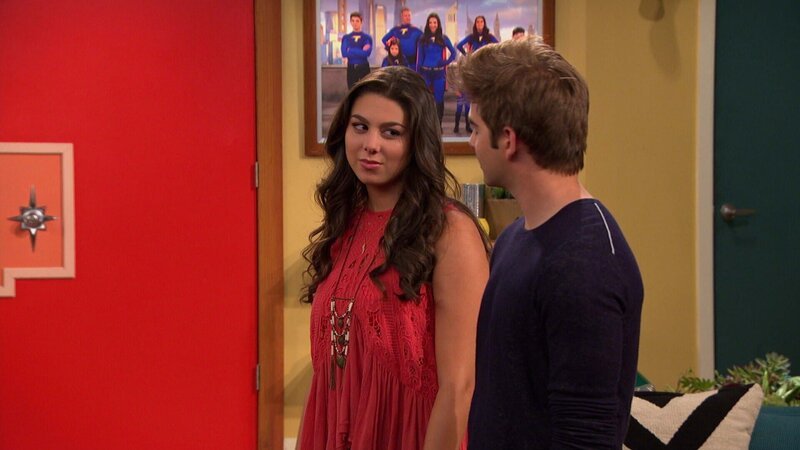L-R: Phoebe Thunderman (Kira Kosarin), Max Thunderman (Jack Griffo) – Bild: ViacomCBS