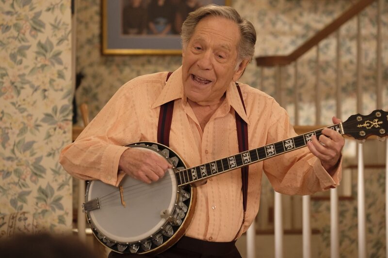 Albert ‚Pops‘ Solomon (George Segal) – Bild: Sony Pictures Television Inc.