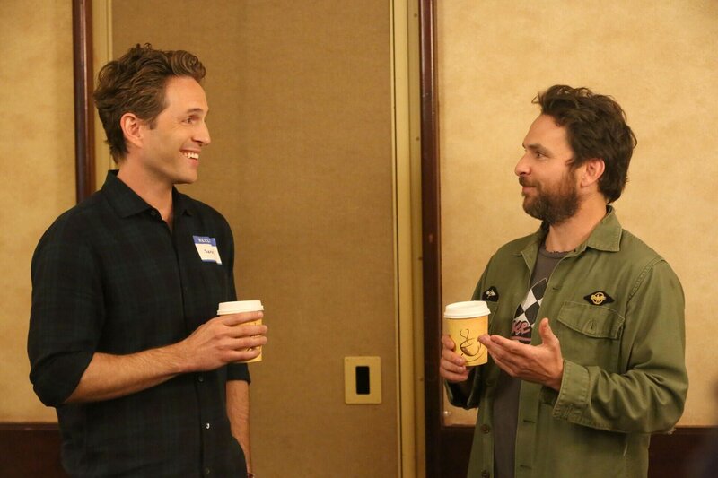 Dennis Reynolds (Glenn Howerton, l.), Charlie Kelly (Charlie Day, r.) – Bild: FX Productions, LLC