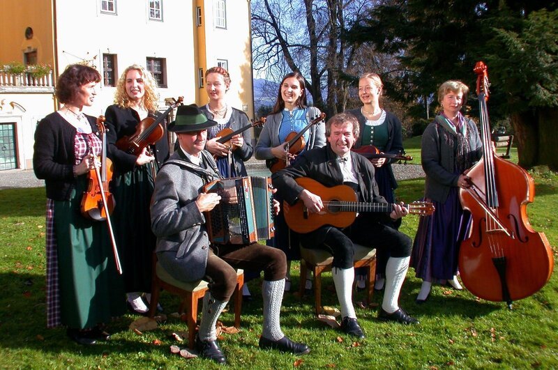 Hausmusik Offenbacher. – Bild: ORF/​Anton Wieser