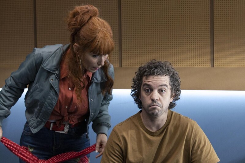 Morgane Alvaro (Audrey Fleurot, l.); Gilles Vandraud (Bruno Sanches, r.) – Bild: PHLIPPE LE ROUX – THIBAUT GRABHERR /​ SEPTEMBREPRODUCTIONS /​ TF1