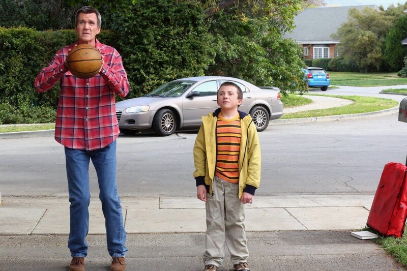 Mike (Neil Flynn, l.); Brick (Atticus Shaffer, r.) – Bild: HBOH