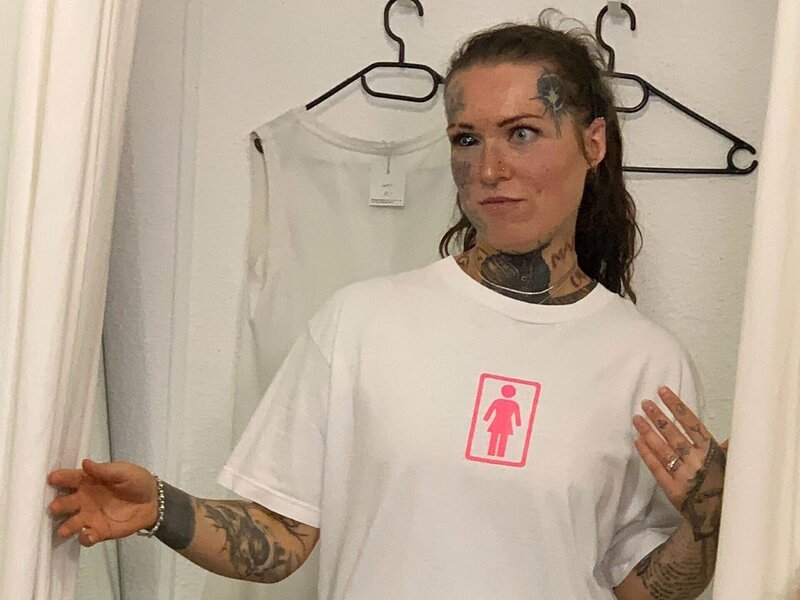 Kandidatin Maria. Motto in Berlin: Aus Alt mach Neu! Finde das perfekte Outfit zu deinem Second Hand-Teil!, Tag 1: Maria – Bild: RTL /​ Constantin Ent.