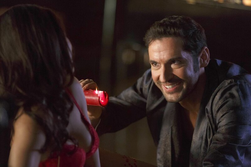 Der neue Fall lässt Lucifer (Tom Ellis) darüber nachdenken, was es wirklich bedeutet, ein Folterer zu sein. – Bild: PLURIMEDIA (Warner Bros)