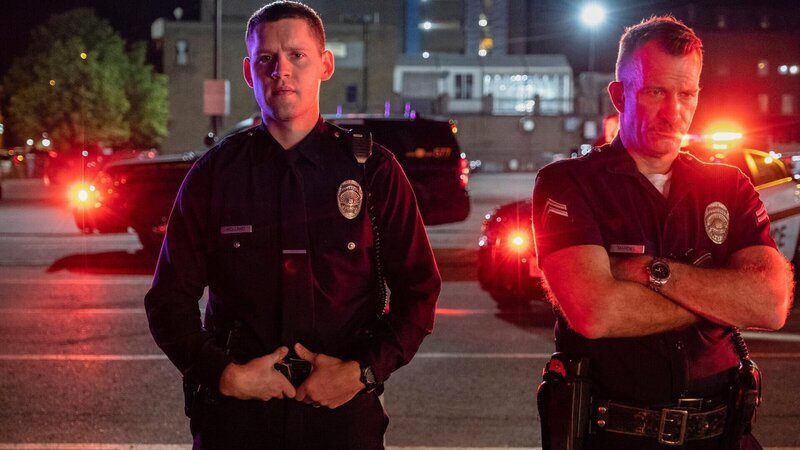 Der erfahrene LAPD-Officer Ray Mandel (Thomas Jane, rechts) und Neuling Nick Holland (Luke Kleintank) sind gemeinsam auf Streife in Los Angeles. – Bild: Honorarfrei – nur für diese Sendung bei Nennung ZDF und BR, Capelight Pictures, Phil Caruso. Der erfahrene LAPD-Officer Ray Mandel (Thomas Jane, rechts) und Neuling Nick Holland (Luke Kleintank) sind gemeinsam auf Streife in Los Angeles. – Bild: Honorarfrei – nur für diese Sendung bei Nennung ZDF und BR, Capelight Pictures, Phil Caruso.