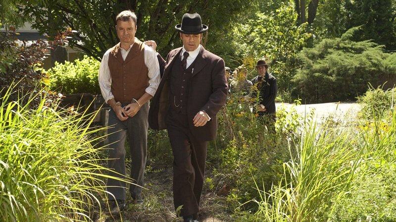 L-R: Felix Roach( Jonathan Wilson ), Detective William Murdoch ( Yannick Bisson ) – Bild: AXN White