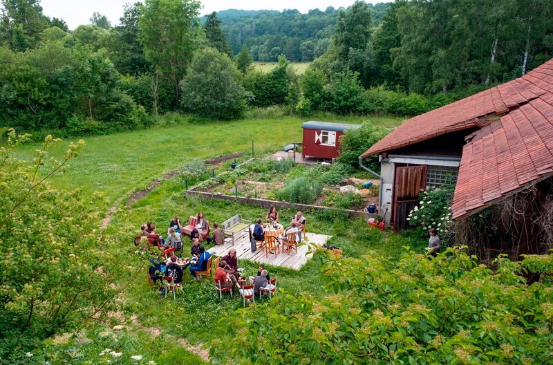 Land-WG in der Fuchsmühle. – Bild: HR/​Felix Bruns