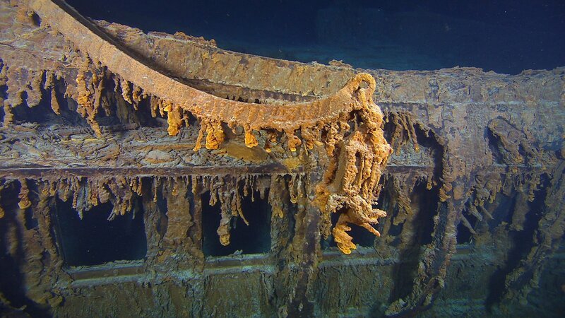 Bakterien zersetzen kontinuierlich die „Titanic“ und bilden dabei Rostzapfen. – Bild: ZDF und © RMS Titanic Inc.
