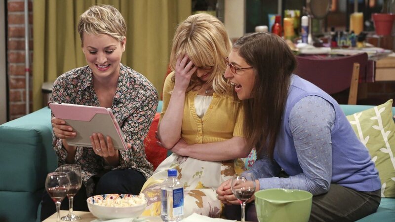 Kaley Cuoco, Melissa Rauch, Mayim Bialik – Bild: PLURIMEDIA (CBS Entertainment)