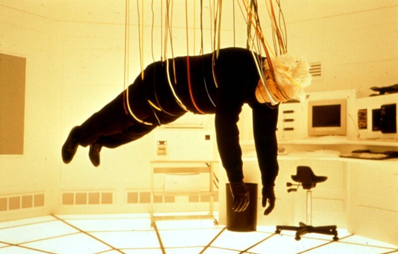 Ryan Harrison (Leslie Nielsen) – Bild: 4+