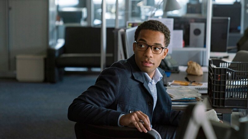 ARD Degeto KOMMISSAR VAN DER VALK – DUELL IN AMSTERDAM, „Van der Valk – Love in Amsterdam“, am Montag um 21:45 Uhr im ERSTEN. Das junge Mastermind im Team von Van der Valk: Job Cloovers (Elliot Barnes-Worrell). – Bild: ARD Degeto/​Company Pictures/​all3media international