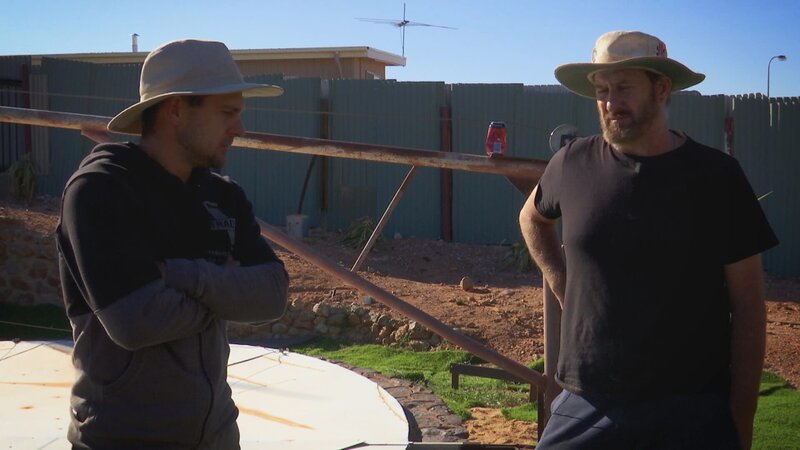 Mark I’Anson (r.) und seine Crew. – Bild: DMAX