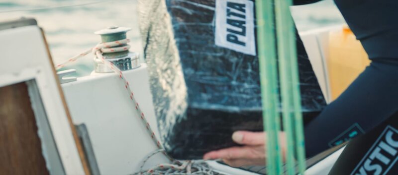 Das Kokain ist in Paketen mit der Aufschrift „Plata“ (Silber) verpackt. – Bild: ZDF