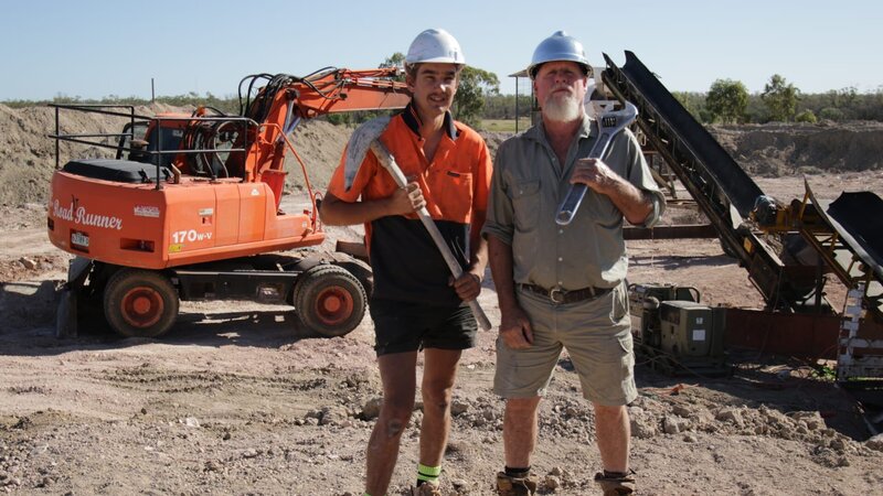 L-R: Sam Westra and Peter Cooke – Bild: Prospero Productions. /​ Prospero Productions