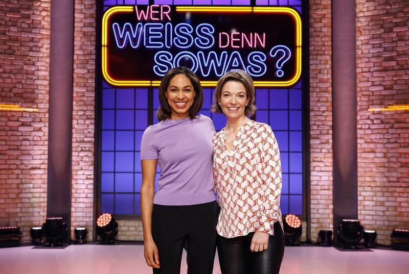 Die Kandidatinnen dieser Sendung: Die Journalistin und Fernsehmoderatorin Jana Pareigis (l.) und die Fernsehmoderatorin Anna Planken (r.). – Bild: ARD, Morris Mac Matzen
