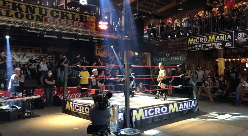 Micro Mania wrestling. – Bild: National Geographic