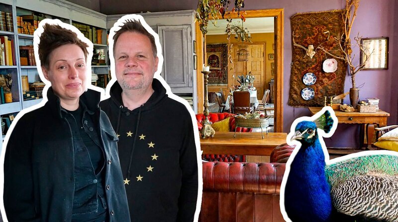 Christina und Knut leben zusammen mit ihren drei Kindern, zwei dänischen Doggen, einer Katze und jeder Menge Pfauen im Gutshaus Rensow. – Bild: NDR