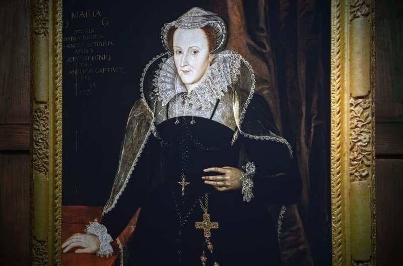 30 Jahre lang scheute Maria Stuart weder Mordkomplotte noch andere Intrigen, um die englische Krone an sich zu reißen. Bevorzugtes Mittel ihrer Wahl: Mordpläne fanatischer Katholiken – Bild: Metafilm/​Ifage/​Philipp Sklorz