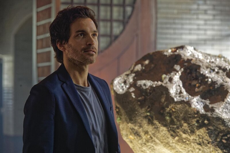 Darius Tanz (Santiago Cabrera) – Bild: 2017 CBS Broadcasting Inc. All Rights Reserved. /​ Ben Mark Holzberg Lizenzbild frei