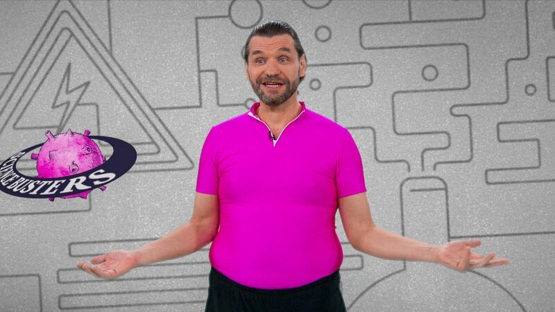 Science Busters – Wer nichts weiß muss alles glauben – Saisonfinale – Die neue Staffel neigt sich. Und bevor es Mitte September nach der Sommerpause weitergeht, unter anderem mit Folge 100 (!) des naturwissenschaftlichen Hochamtes mit Nippelbegleitung, fassen die Science Busters den Stoff noch einmal zusammen. MC Martin Puntigam im Paukerkurs und previously unreleased Footage von der Uni Graz. Im Bild: Martin Puntigam. – Bild: ORF/​Gebhardt Productions