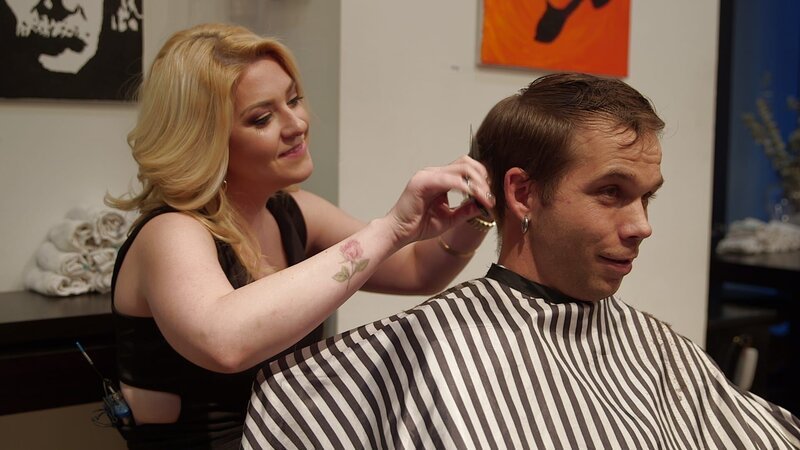 Jeremiah at the hair salon. – Bild: Discovery Communications