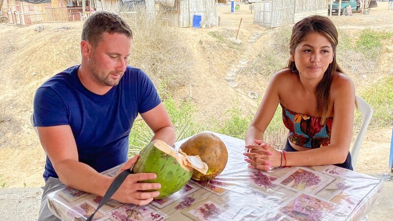 Corey spricht mit Evelin über sein Treffen mit einer Ex. – Bild: Discovery Communications, LLC